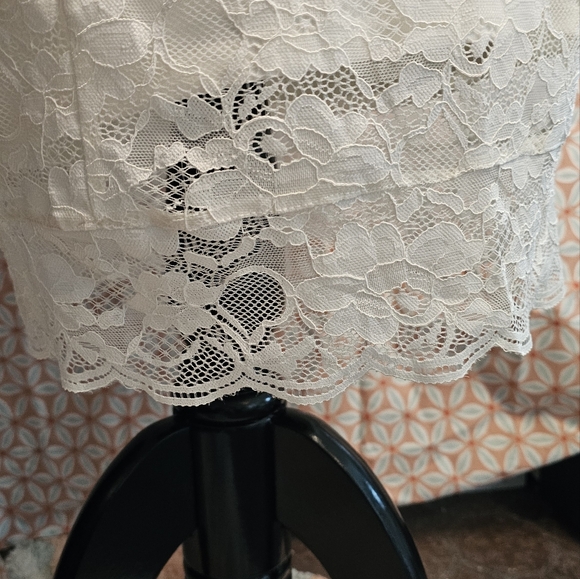 Torrid midi stretch lace off white with sleeves bridal - Picture 7 of 7